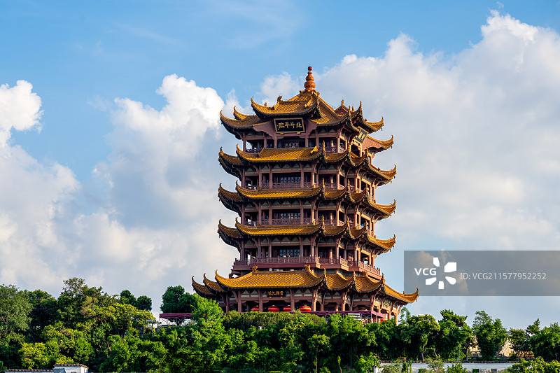 中国湖北省武汉市黄鹤楼夏季风光图片素材
