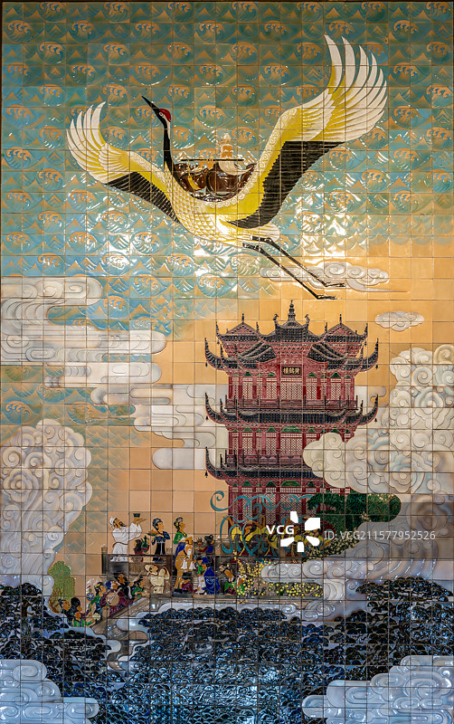 中国湖北省武汉市黄鹤楼内的白云黄鹤壁画图片素材