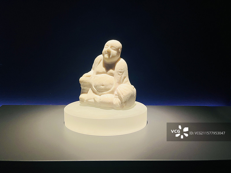 上海博物馆元代汉白玉弥勒佛像-1994年松江区圆应塔地宫发现图片素材
