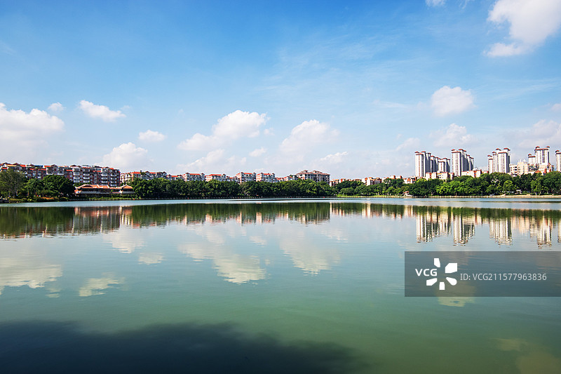 六月流火的泉州西湖风光图片素材