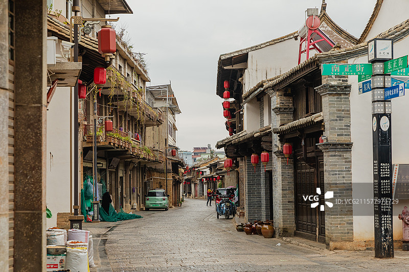 云南石屏县拥有悠久历史和深厚文化底蕴，明清以来，汉文化与当地少数民族文化相互交融，留下丰富文化遗产。图片素材