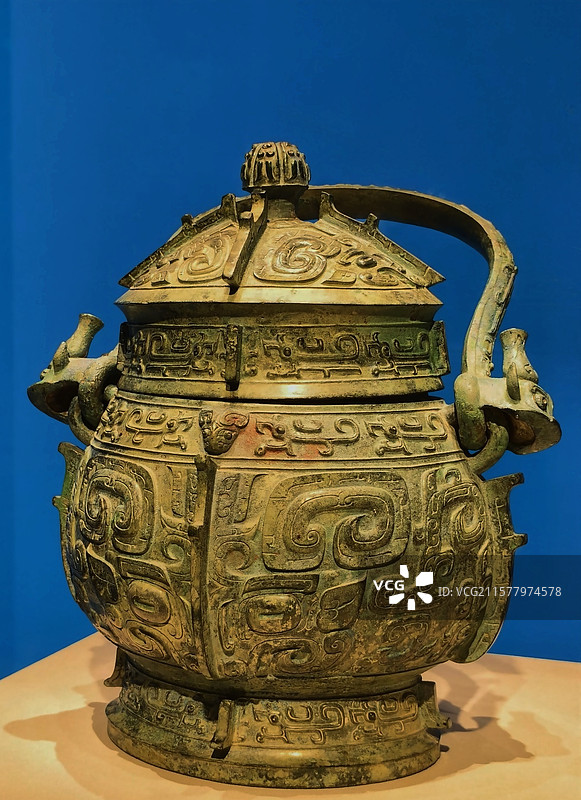 鱼伯彭卣 西周早期 湖北随州叶家山27号基出士图片素材