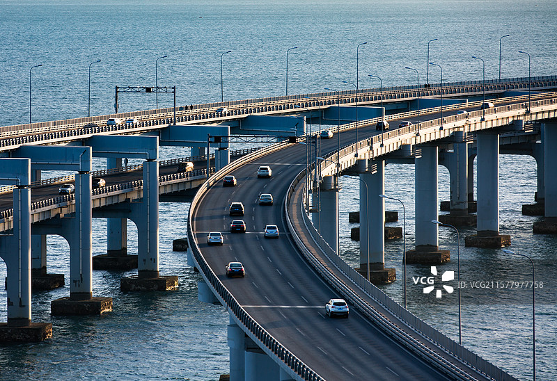 跨海大桥弯角处图片素材
