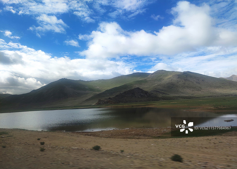 西藏日喀则旅途中的风景图片素材