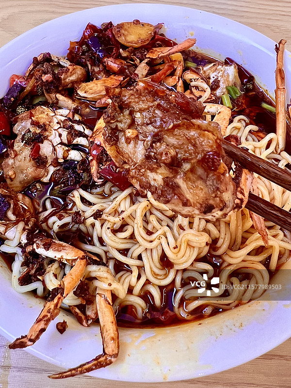 香辣蟹加泡面图片素材
