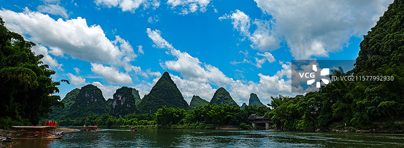 千峰叠翠云边卧，一水澄波画里流（漓江阳朔大桥、兴坪段风光）图片素材
