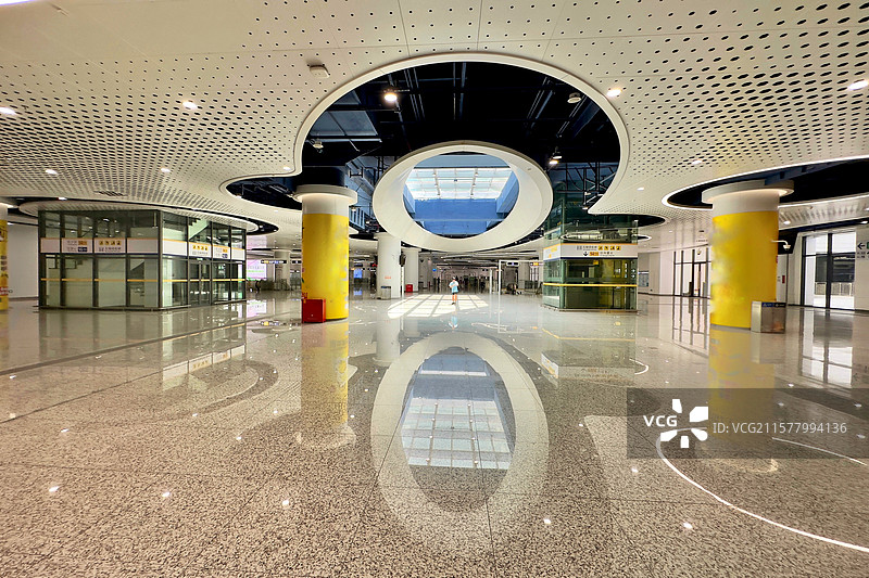 港区之舞-深圳大运地铁站图片素材