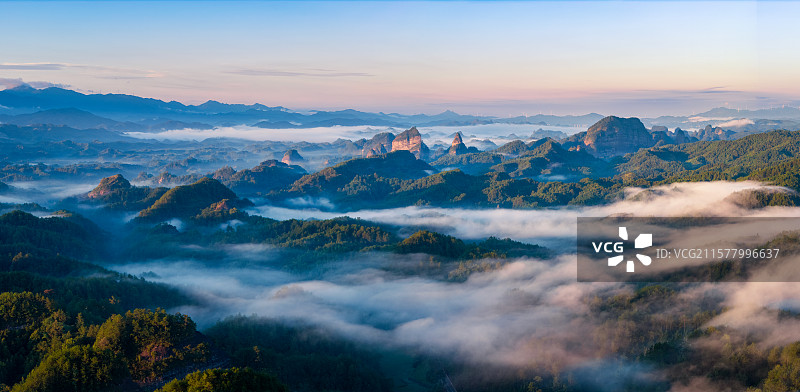 湖南通道万佛山丹霞山日出云雾图片素材