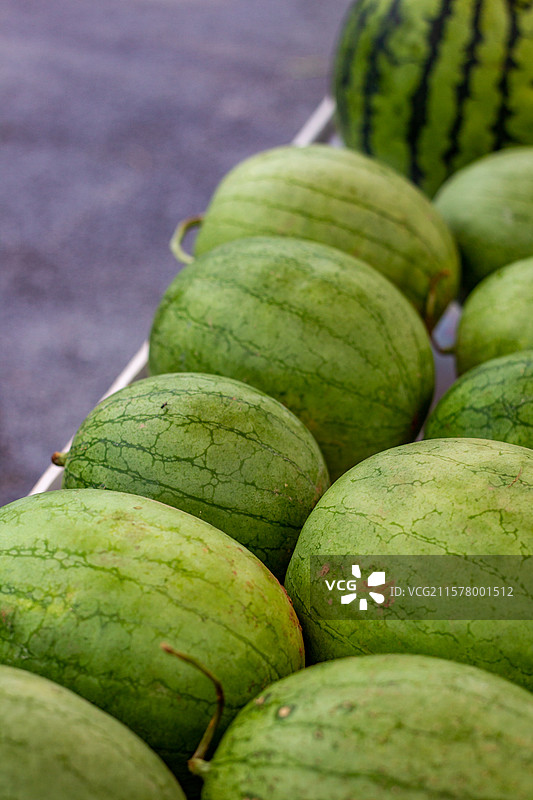 四川省绵阳市售卖的水果，西瓜图片素材