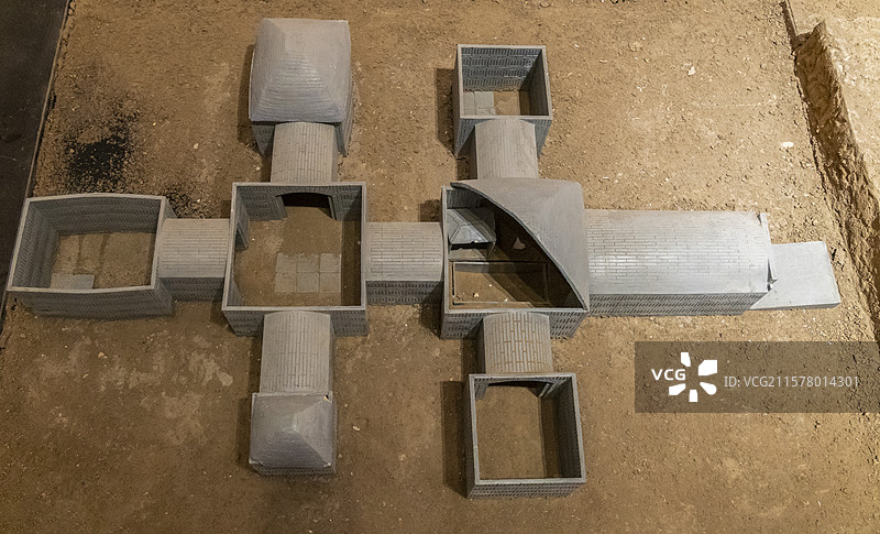 内蒙古包头市博物馆古代史展厅：召湾91号墓模型（召湾91号墓位于包头市九原区麻池镇召湾）图片素材