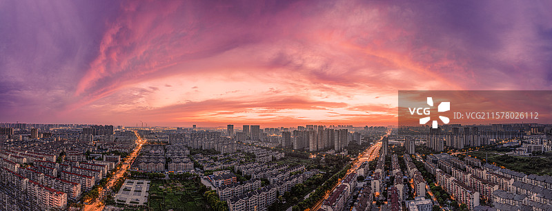 南通八月末迎来世纪朝霞图片素材