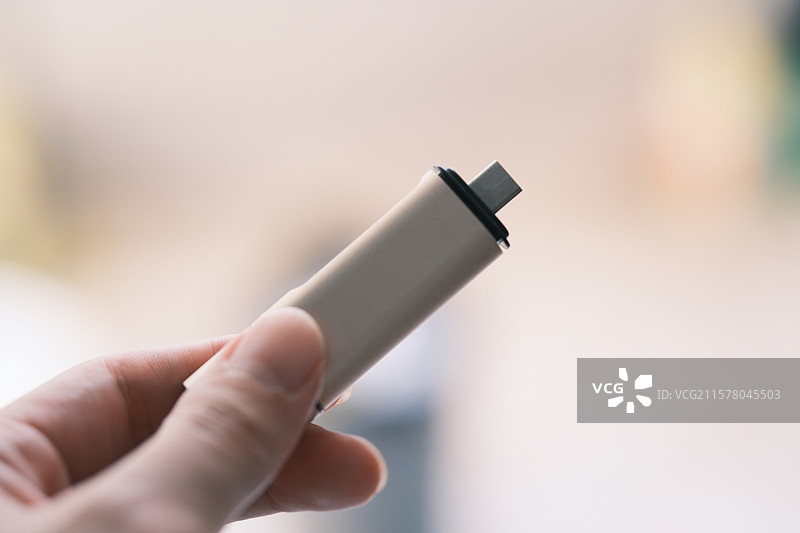 手持 Type - C 金属便携数码配件图片素材