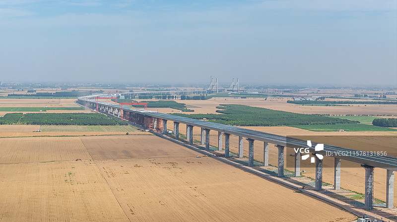 河南省焦作市孟州市在建沁伊高速公路跨黄河立交桥图片素材