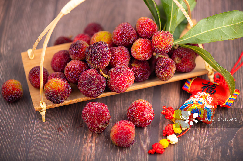 夏天解暑佳品杨梅特写图片素材