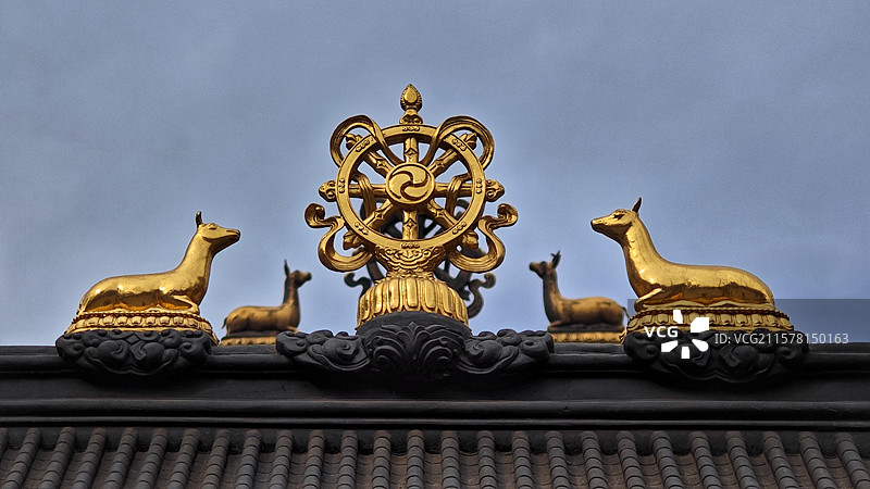 五台山广仁寺，又名十方堂，是藏传佛教寺院，建筑庄严，佛像铜铸，经藏珍贵，还设有藏医门诊。图片素材