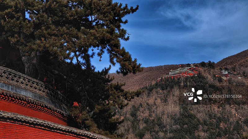 五台山广仁寺，又名十方堂，是藏传佛教寺院，建筑庄严，佛像铜铸，经藏珍贵，还设有藏医门诊。图片素材