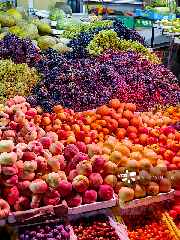 新疆水果 石榴 葡萄 蟠桃 杂货摊 新鲜 售卖图片素材