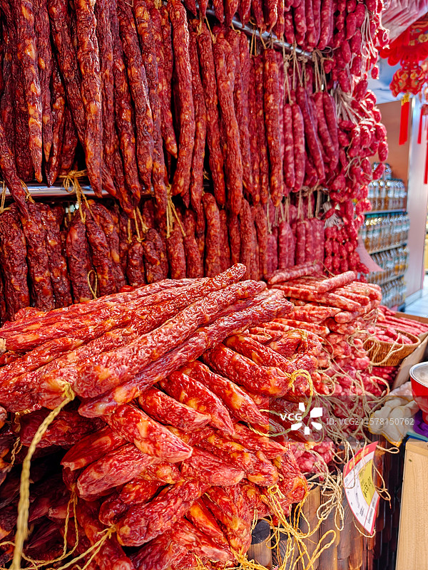 新春 购物 新年 年货 年夜饭 氛围 布置 过年 红色 团员 美食 食欲图片素材