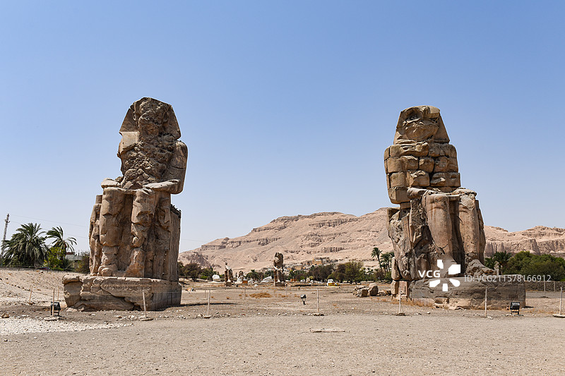 埃及曼农巨像石雕像全景图片素材