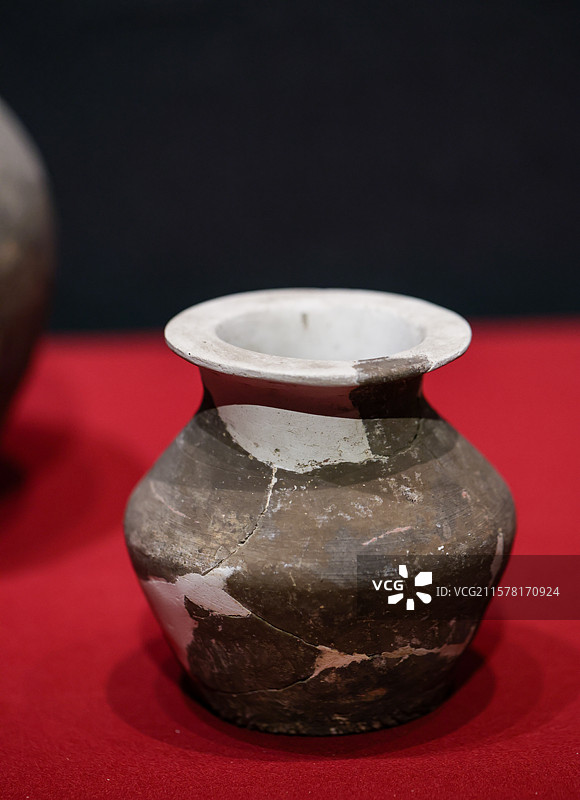 灰陶罐商代西安老牛坡遗址出土西北大学北京大运河博物馆看见殷商中华文明起源展览图片素材