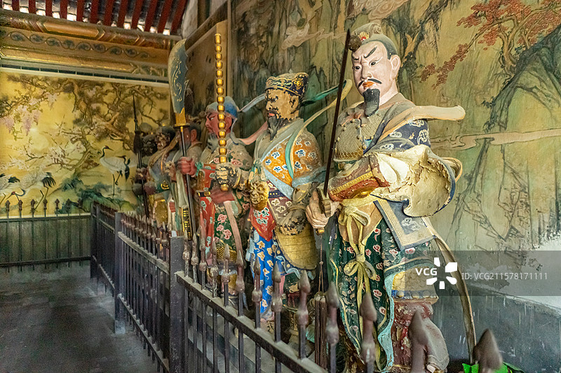 中国山东济南大明湖北极阁北极庙真武大帝两侧金童玉女和火将水将龟将蛇将护法神和十二神君和真武成道图壁画图片素材