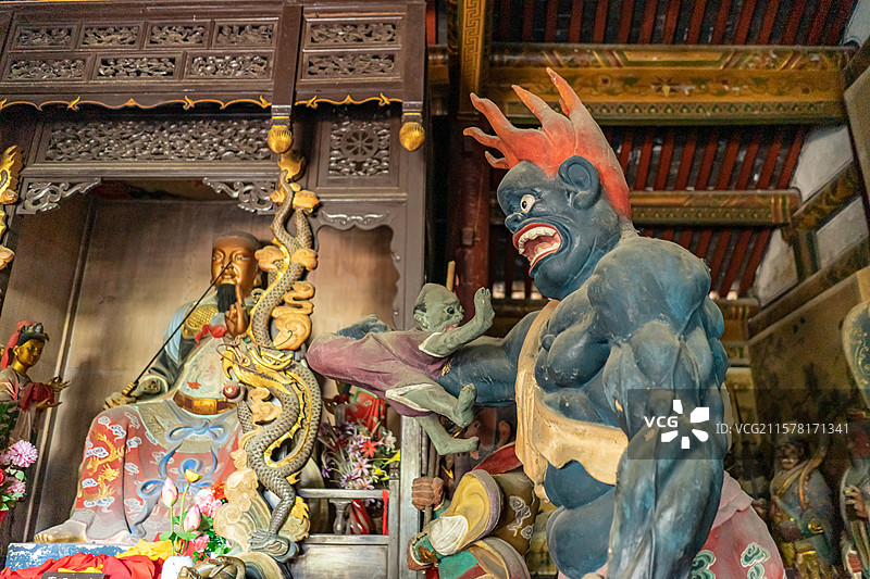 中国山东济南大明湖北极阁北极庙真武大帝两侧金童玉女和火将水将龟将蛇将护法神和十二神君和真武成道图壁画图片素材