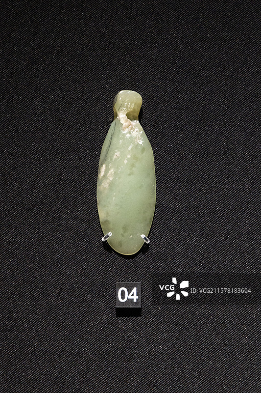 上海博物馆龙腾中国红山文化古国文明考古特展匕形玉器 哈民文化 内蒙古科尔沁左翼中旗哈民忙哈遗址47号图片素材