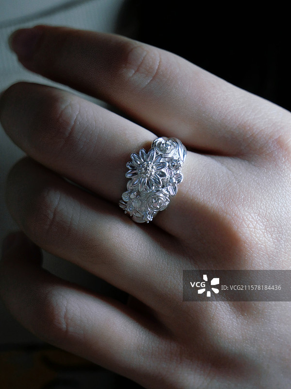 银戒指首饰图片素材