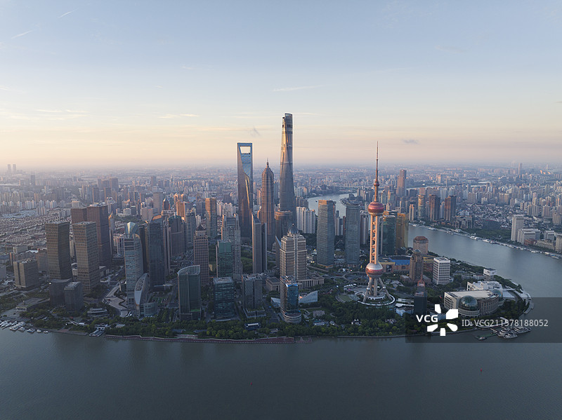 航拍城市天际线风光图片素材