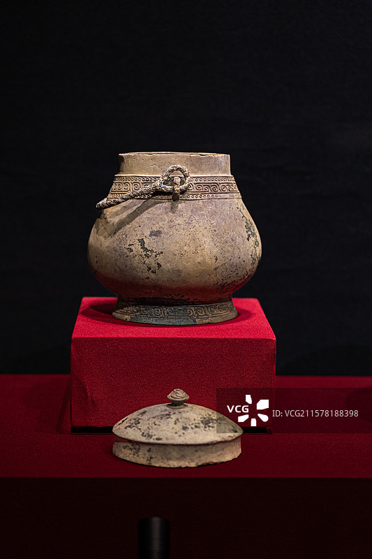 商代 天卣 信仰罗山县天湖墓地出土 信阳博物馆图片素材