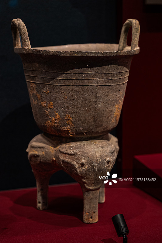 商代 铜甗 信仰罗山县天湖墓地出土 信阳博物馆图片素材