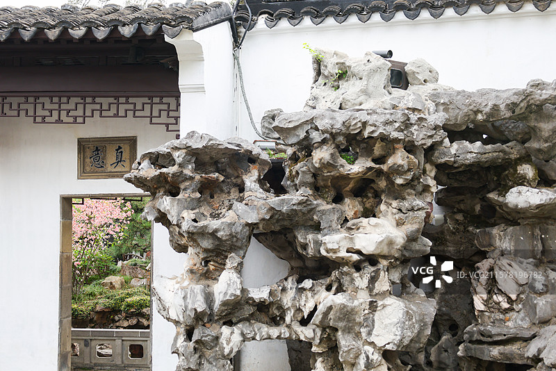 苏州园林之网师园园林建筑假山亭台楼榭花朵风光图片素材