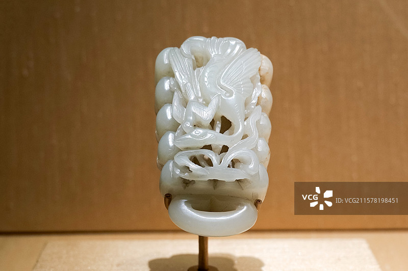 鹘啄鹅纹带环 元代 中国国家博物馆“中国古代玉器展”图片素材