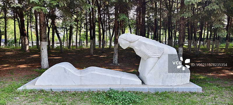 长春世界雕塑公园《民族之歌》路德米尔·波乃夫，保加利亚图片素材