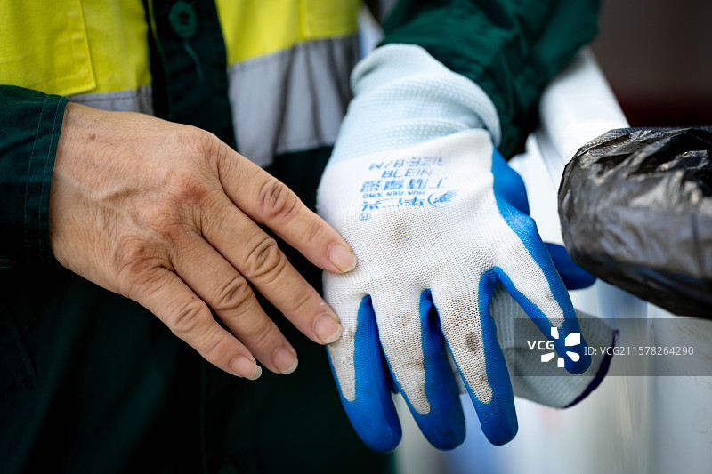 高温下工作的环卫工人图片素材