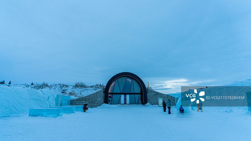 欧洲北欧瑞典基律纳冰酒店内部在冰雪中的酒吧建筑外部图片素材