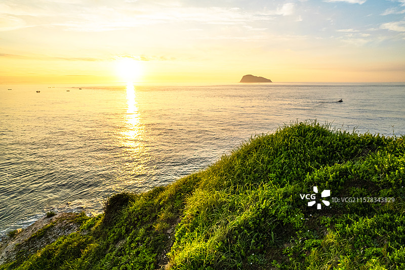 福建海边日出金光图片素材