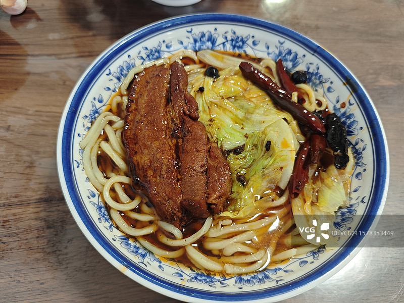 安徽特色牛肉板面图片素材