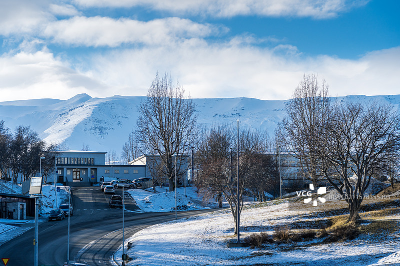 冬季冰岛港口城市阿克雷里图片素材