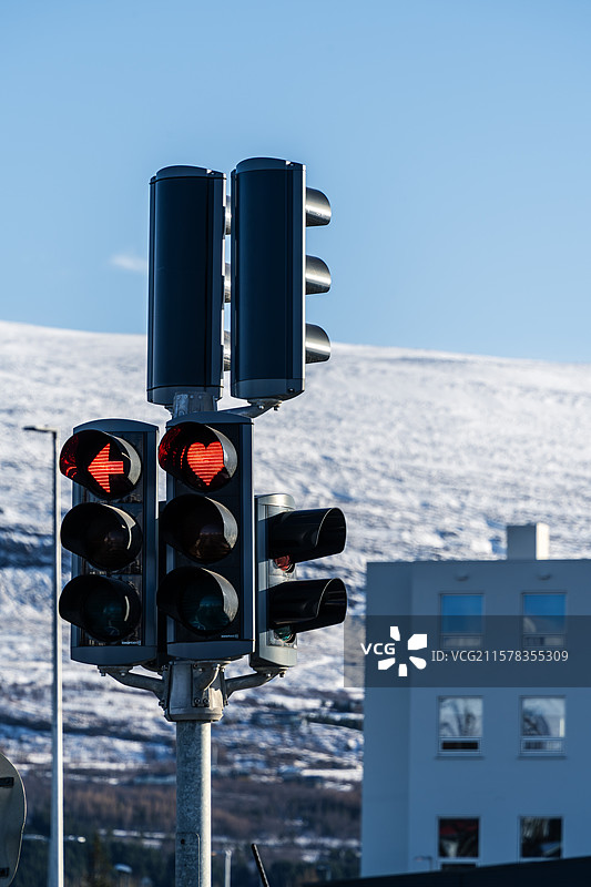 冬季冰岛港口城市阿克雷里图片素材