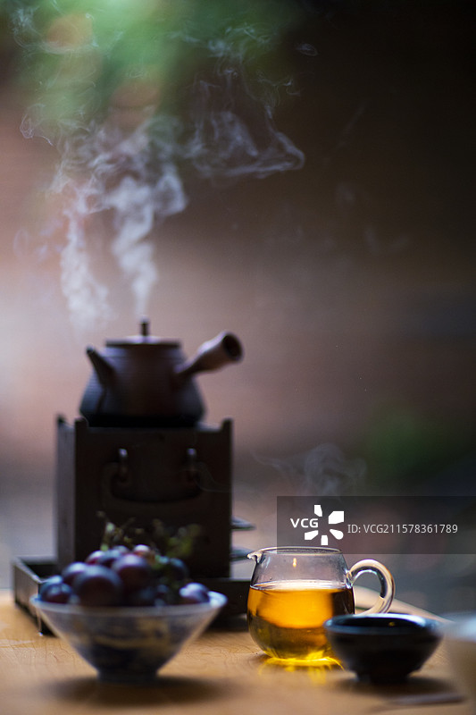 雨后砂铫煮茶图片素材