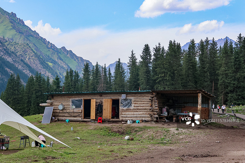 新疆夏塔国家森林公园夏塔古道伊昭公路图片素材