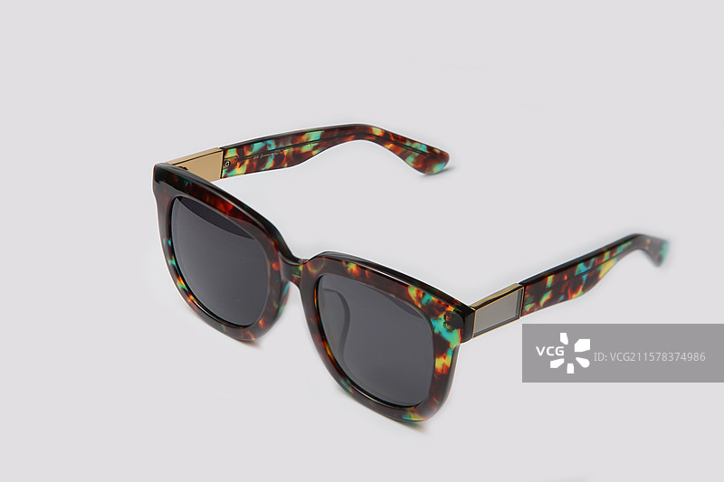 多款时尚潮牌太阳眼镜白底图正面侧面特写 影棚静物拍摄商用合集图片素材