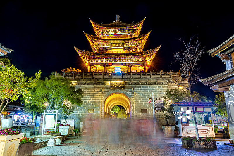 中国云南大理古城五华楼夜景图片素材