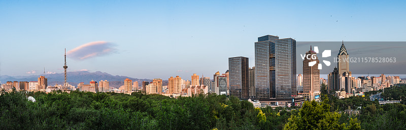 新疆乌鲁木齐红山公园远眺全市图片素材