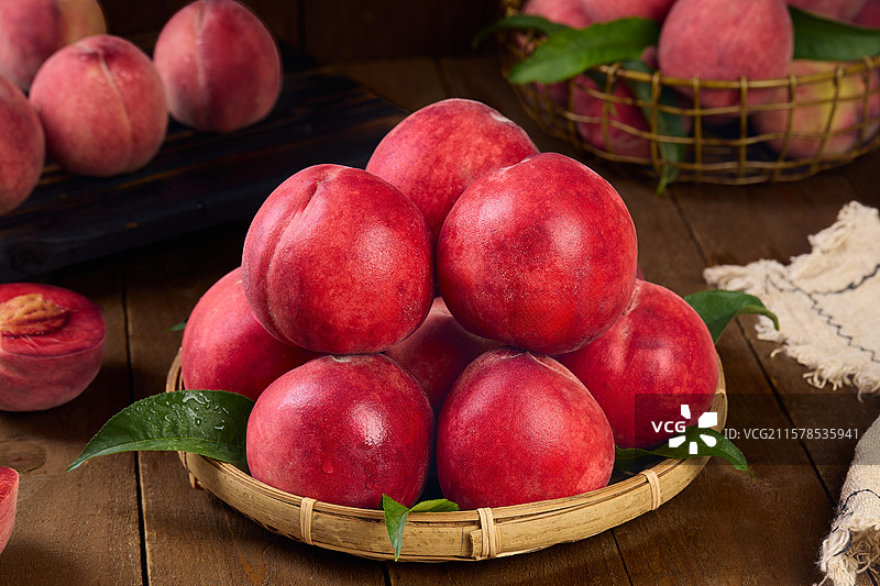 血桃 胭脂红桃子 胭脂红  红肉桃子 红心桃 紫红肉桃 中华血桃 广水胭脂红桃子 湖北胭脂红桃子 湖图片素材