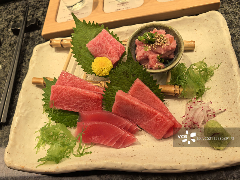 金枪鱼组合刺身图片素材