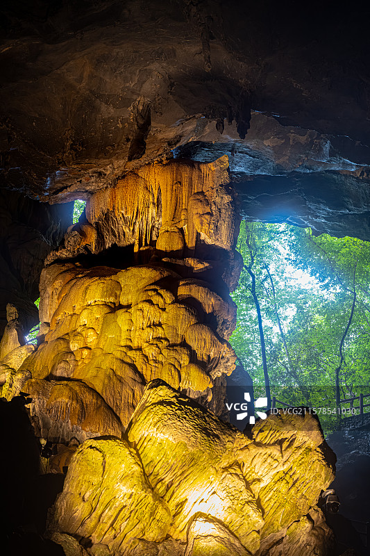 玉华洞入口 第一洞厅：白云洞 喀斯特地貌溶洞 福建三明将乐县玉华古洞风景名胜图片素材