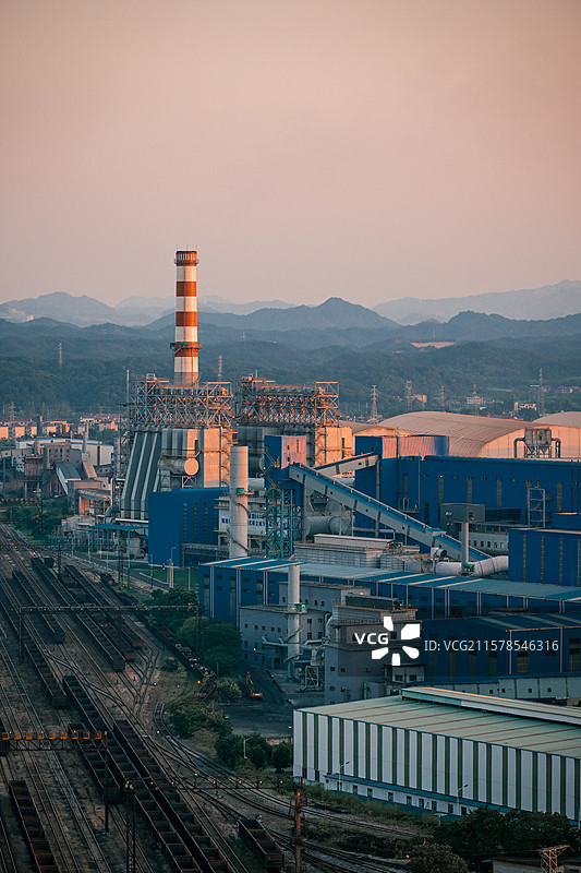 日落钢铁厂图片素材