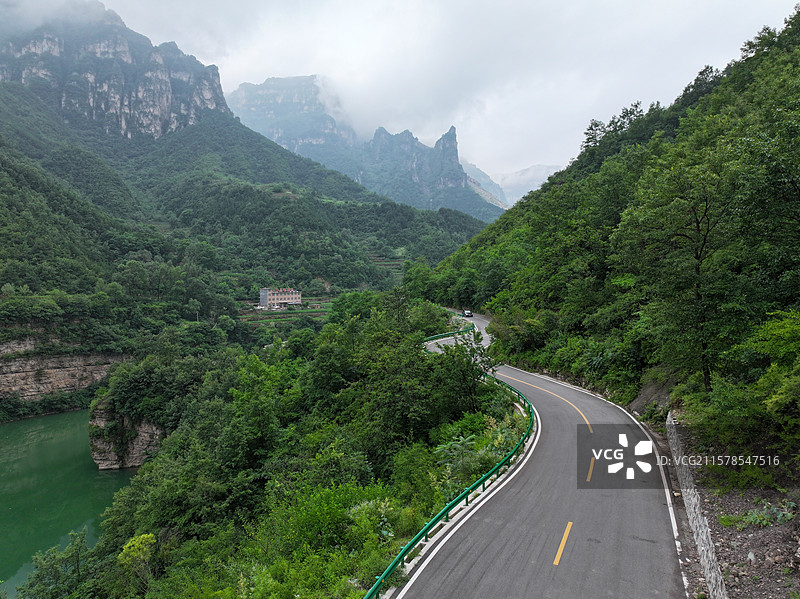 航拍河南林州太行山大峡谷夏季风光图片素材